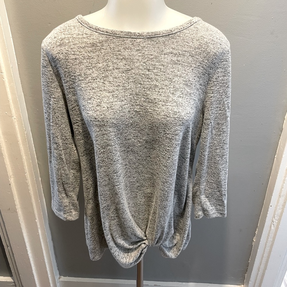 GREY TOP w/ KNOT DETAILING